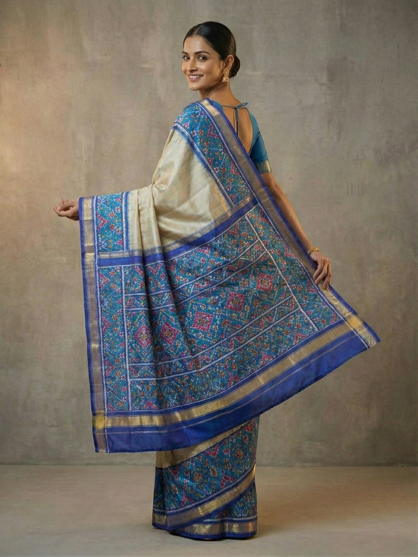 Exquisite Silver-Grey & Royal Blue Single Ikat Patola Sheen Silk Handloom Saree with Geometric Floral Borders