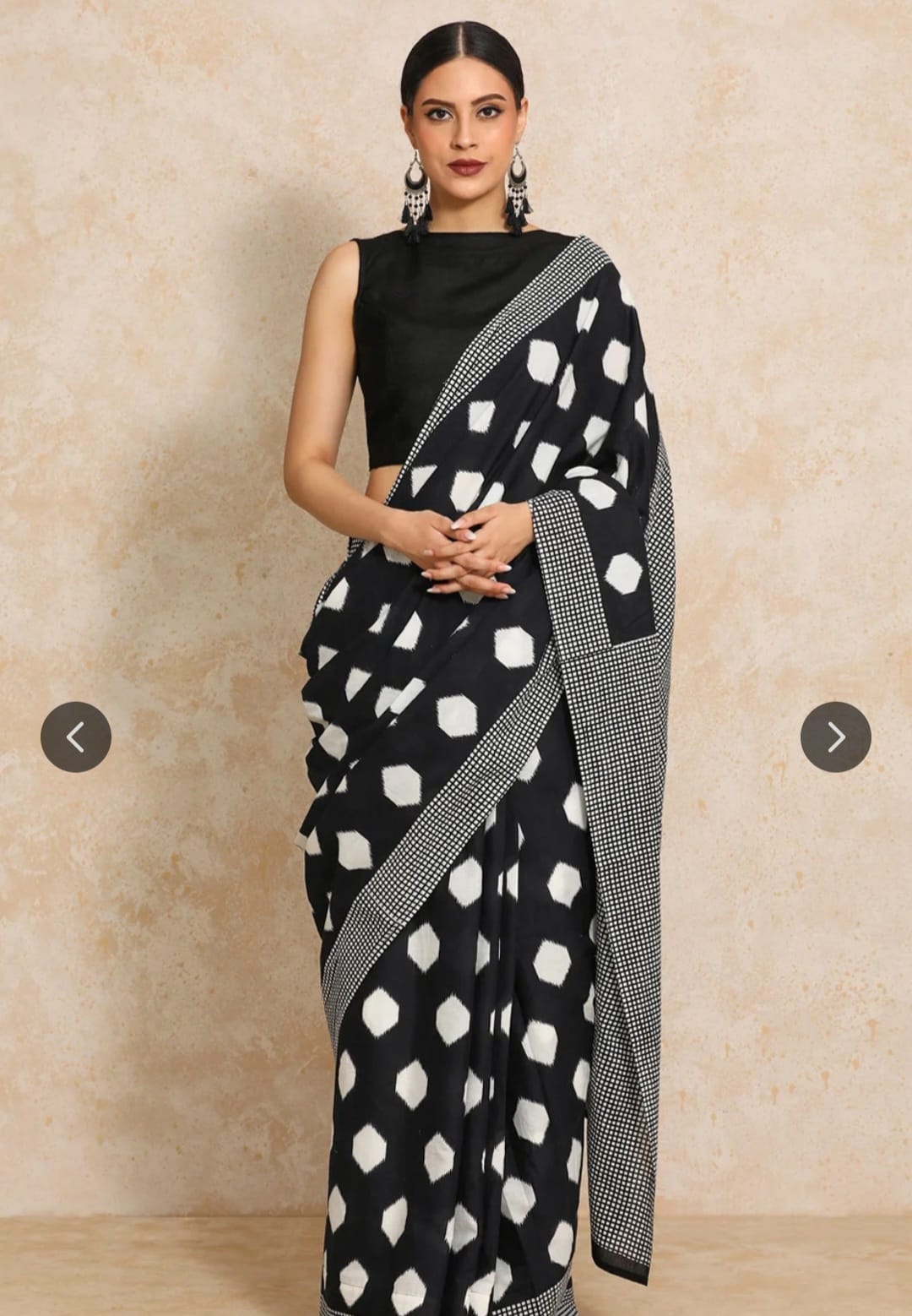 Black Mul Cotton Saree - The 'Retro Mod' Edition