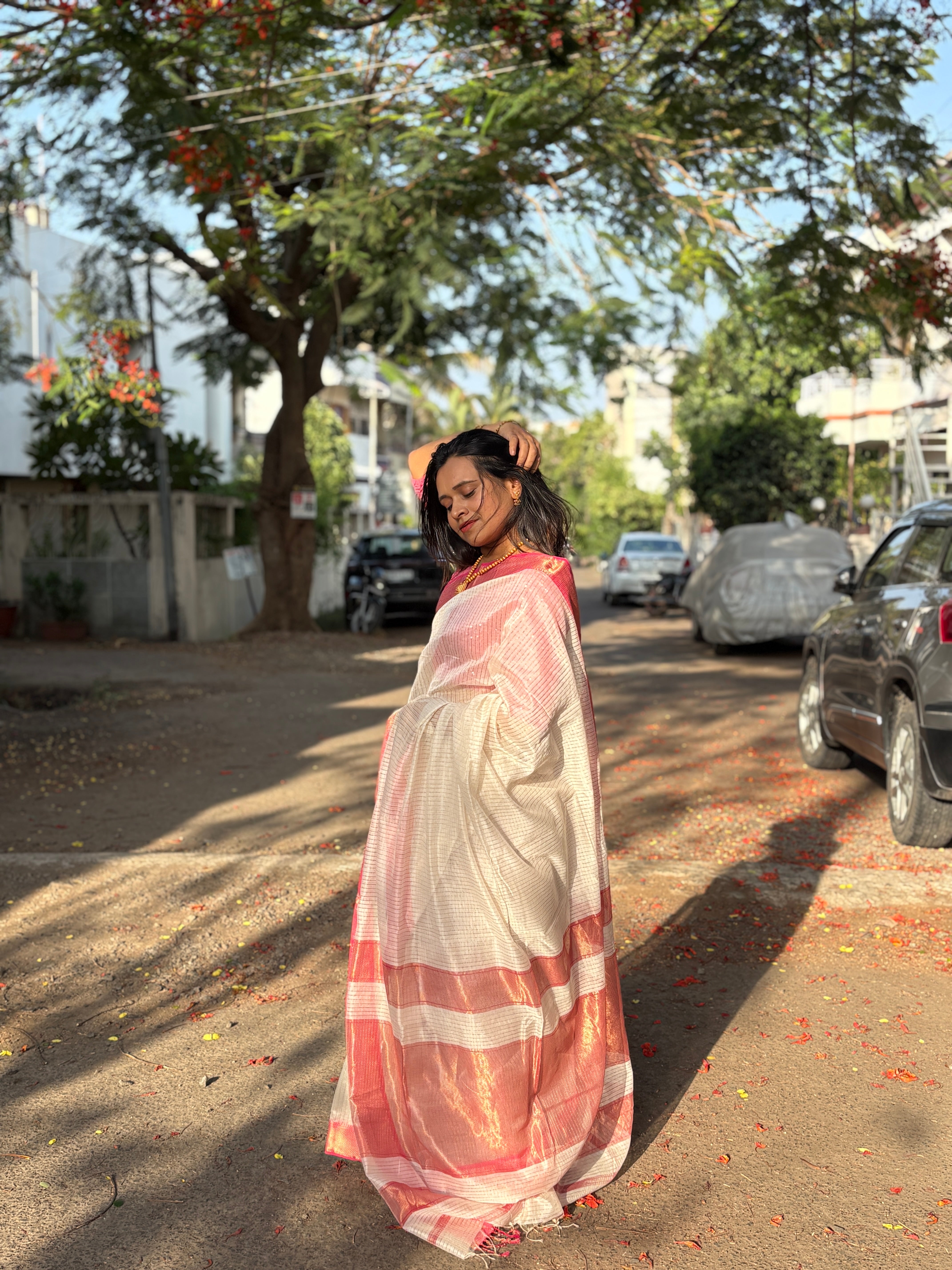 Authentic Off-White Handloom Maheshwari Silk Cotton Saree with Silver Zari Checks | SUTA-SAGA