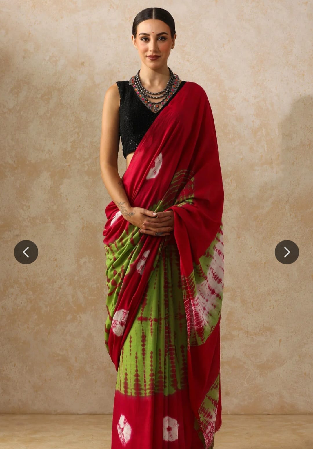 Women's Soft Mulmul Cotton Tie-Dye Saree in Red & Green