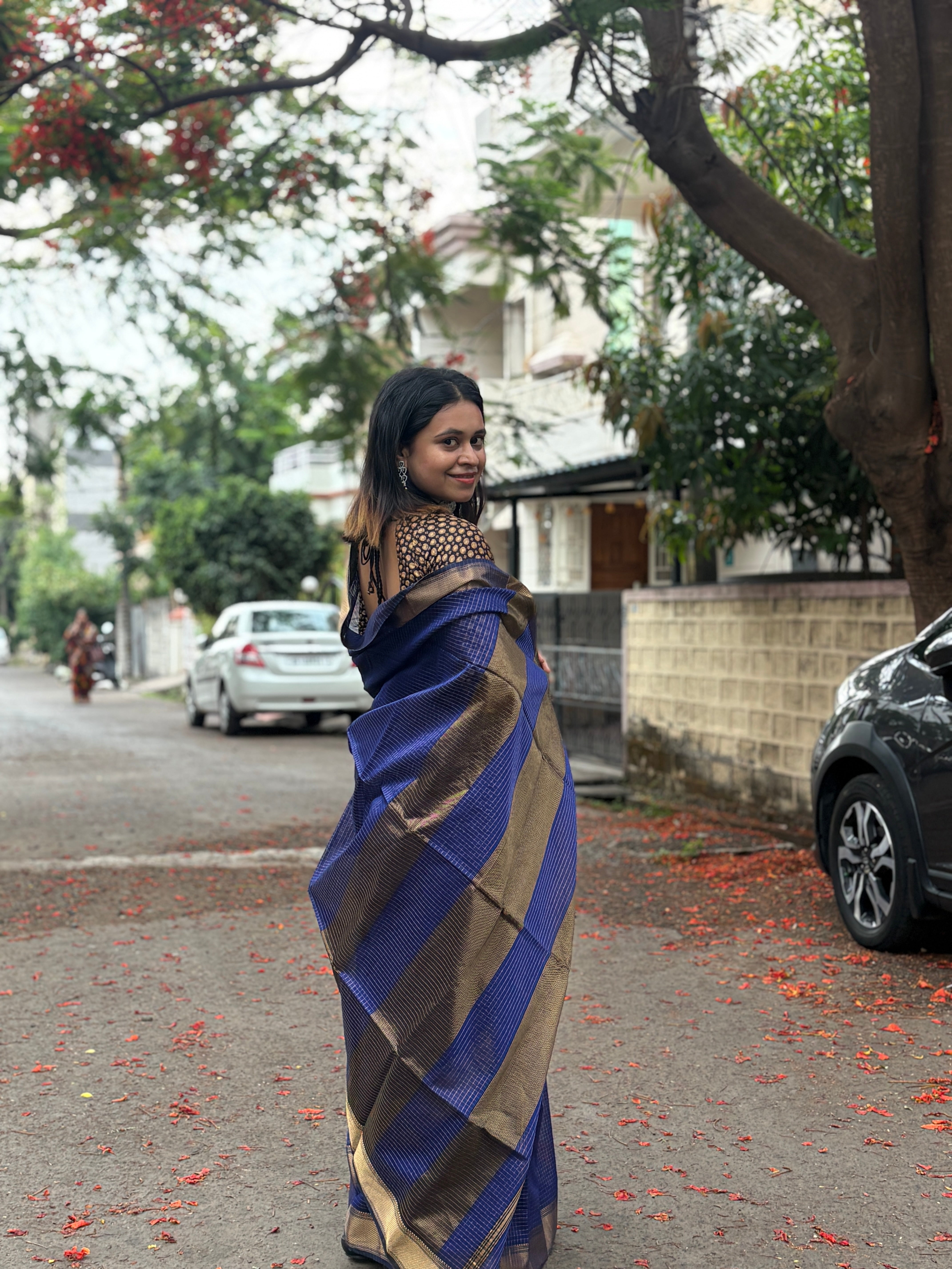Authentic Royal Blue Handloom Maheshwari Silk Cotton Saree with Silver Zari Checks | SUTA-SAGA