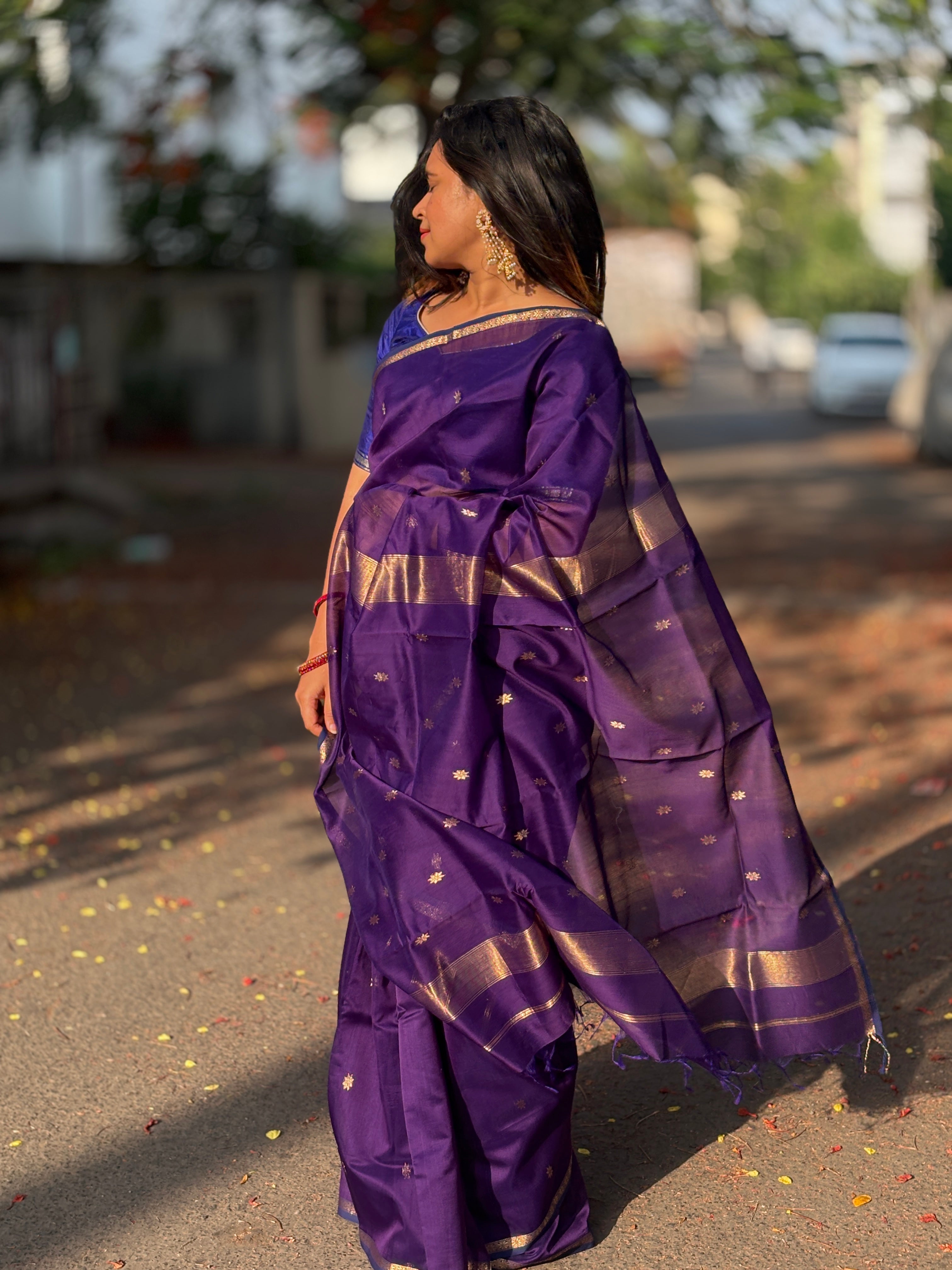 Authentic Royal Blue Maheshwari Silk Cotton Saree with Gold Zari Buttis | SUTA-SAGA