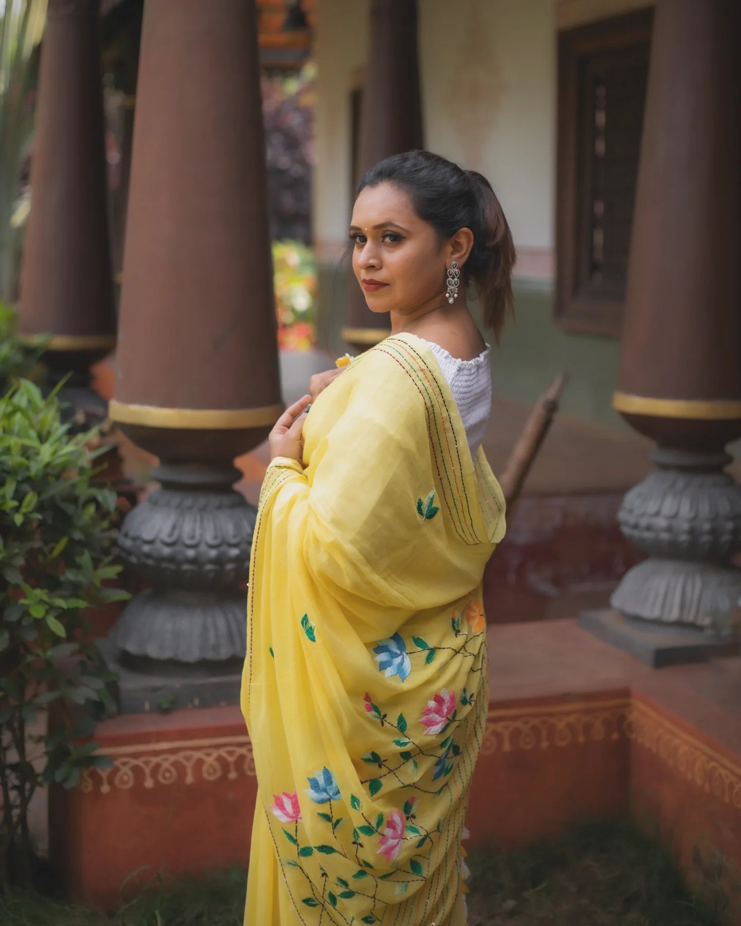 Handwoven Kantha embroidery pride of West-Bengal tradition Mul Cotton Handloom Saree | Light yellow